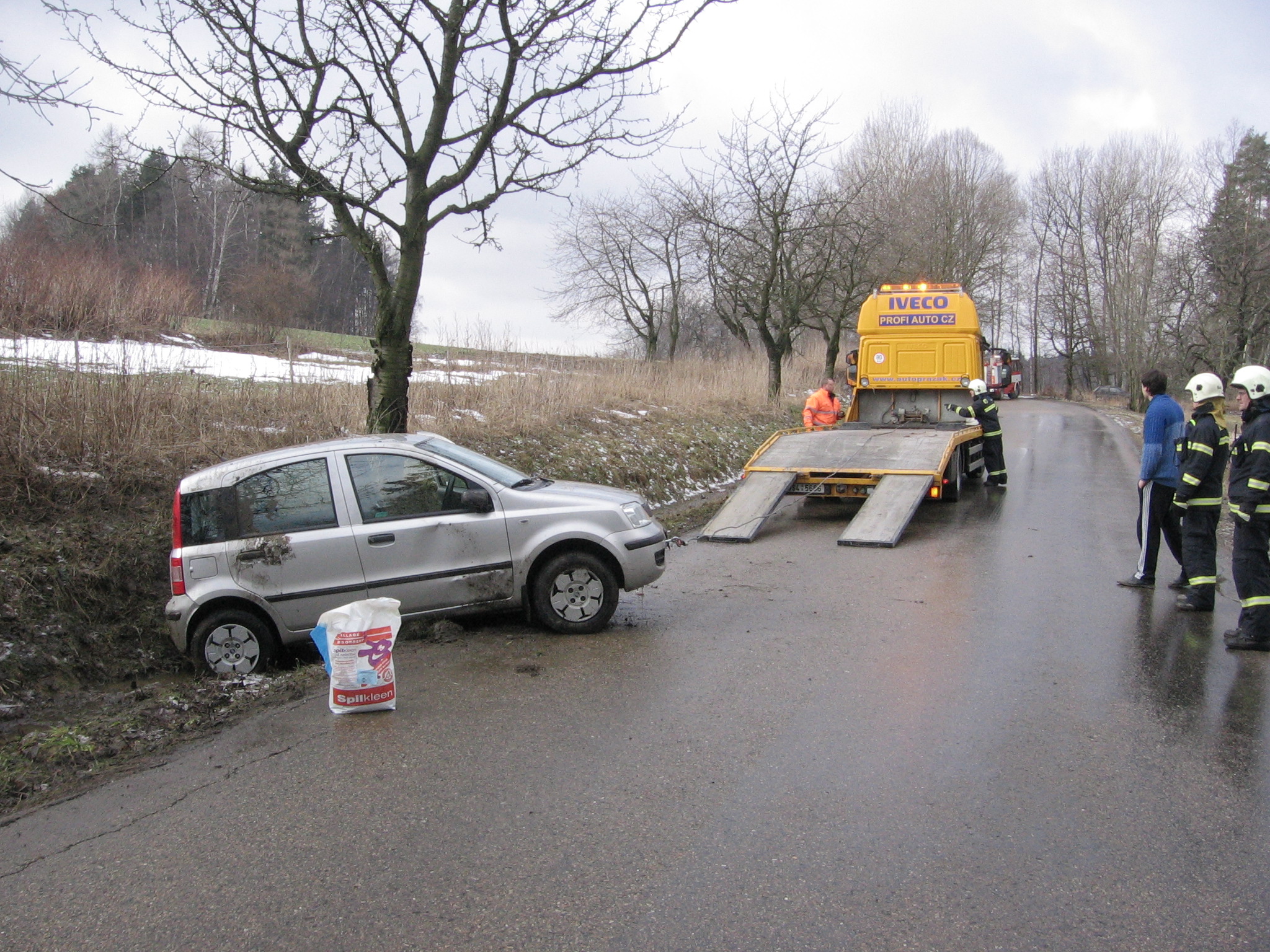 Dopravní nehoda 12.3. - Jestřebice 011.jpg