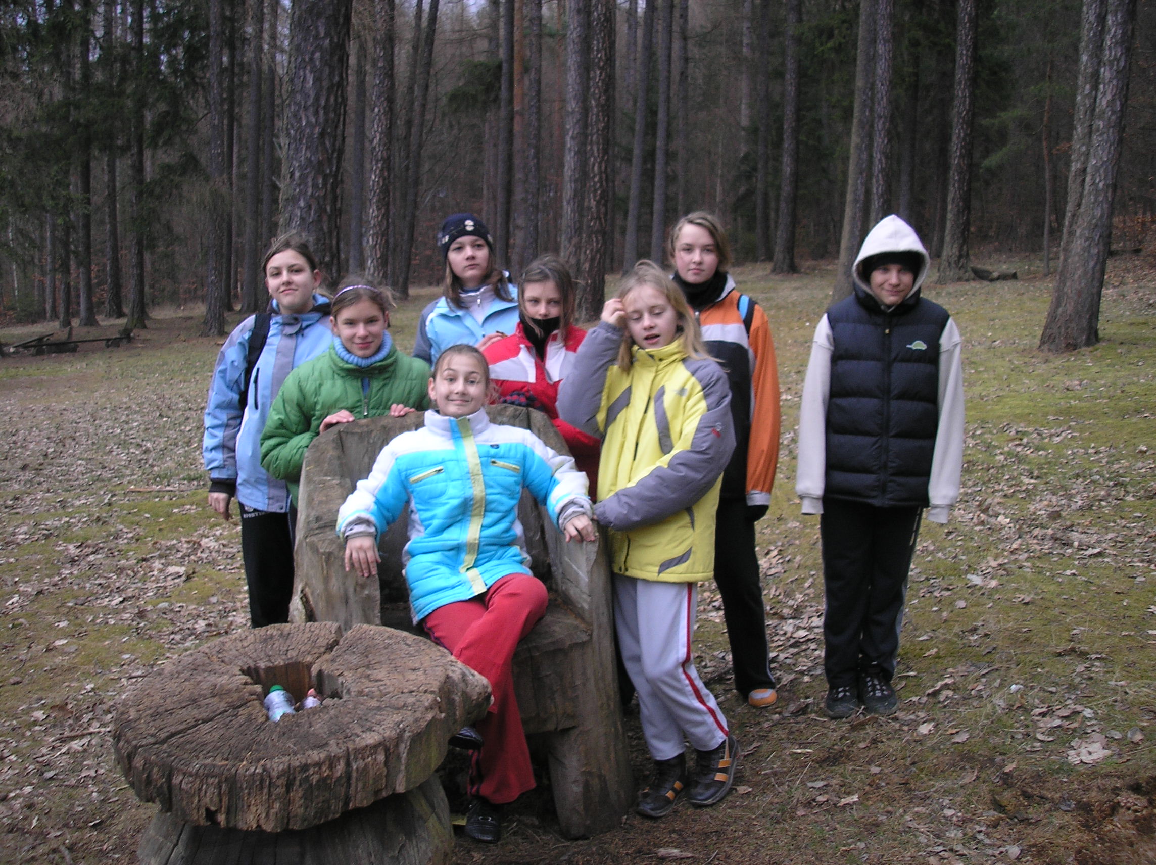 Zleva:Marcela,Lenka,Míša,Gábina,Tereza,Petra,Kuba,Kamila